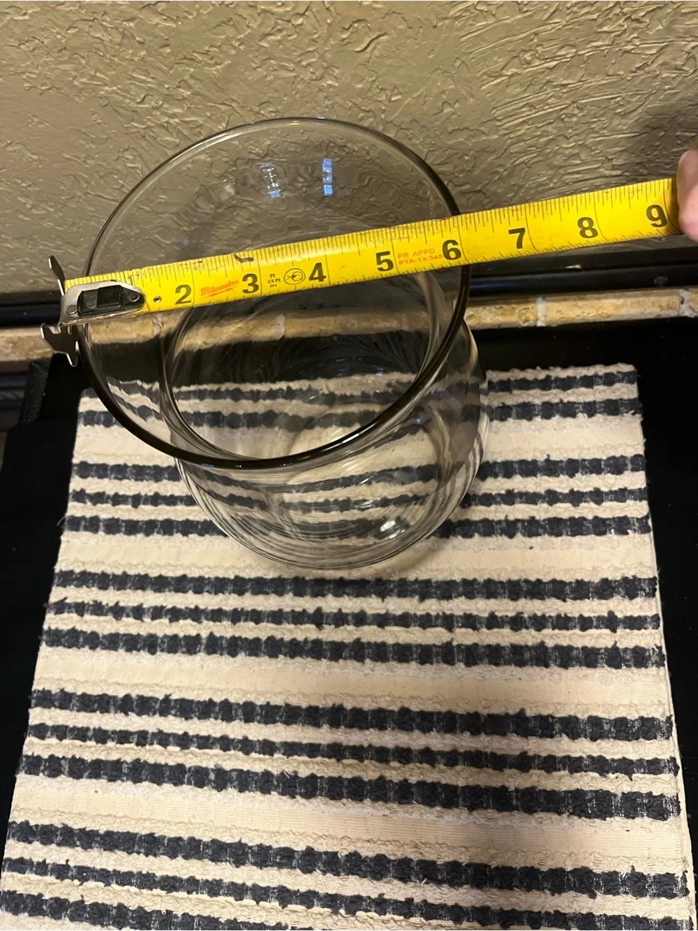N/A glass vase